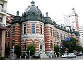 横浜市開港記念会館の八角ドーム。06.04.21.