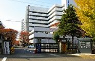 広大な敷地の防衛省中央病院。09.11.26.