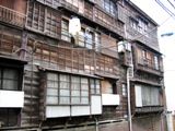 居心地よく今だ東大生やOBが住み続けている。05.05.19.