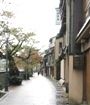 犀川沿いの主計町茶屋街。04.11.17.