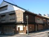 奥行きがあるにし茶屋街の茶屋。04.11.17.