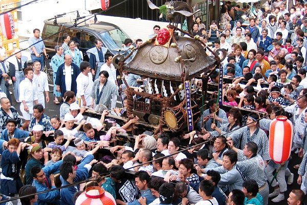 旧東海道での中神輿の城南担ぎ。'07.06.10.