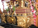 大神輿の台座の厚さに圧倒される。07.07.29.