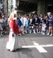 下駄を履き捨て真剣をかざす。07.07.29.