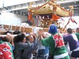 大神輿まさかやるまいと思っていたヨコタ担ぎ。07.07.29.