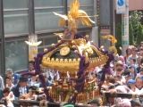 大きい大鳥の蒲田八幡宮神輿。07.08.05.
