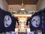 神輿庫に静かに鎮座する中神輿。07.08.12.
