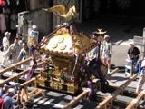惣町大神輿も城南担ぎの横棒が6本。07.08.12.