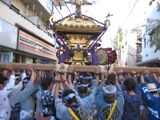 お神酒所にて差し上げ渡御の挨拶。07.08.12.