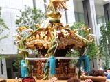 十三番立川一神輿。唐破風屋根です。06.08.27.