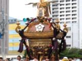 三番江東橋四神輿。一番重量感あり唯一瓔珞を装着している神輿。06.08.27.