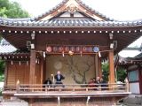 梅と満月の神楽殿での大例祭お神楽奉納。06.08.27.