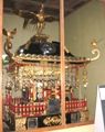 宝物殿の中ガラスで厳重に保管された一之宮。06.09.17.