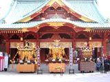 発輦祭を待つ3基の鳳輦。07.05.12.
