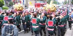 旧神田市場の獅子頭神輿。07.05.13.