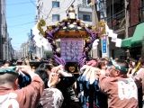 威勢よく魂振り続ける二之宮。07.05.20.
