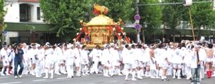 小山神輿が烏丸北大路で交差点周りを始める。07.05.18.