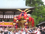 渡御に出る末広神輿。07.05.18.