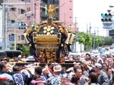宮元町会神輿が蔵前通りに出てきました。07.06.03.