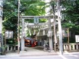 銀杏岡八幡神社の鳥居。07.06.03.