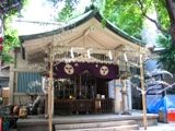 銀杏岡八幡神社の拝殿。07.06.03.