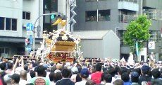 蔵前通りに出て即鳥居前で木が入る。07.06.10.