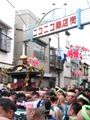 担ぎ手達が一巡すると顔ほころびる。07.01.01.