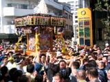 三番手の万燈神輿。07.04.29.