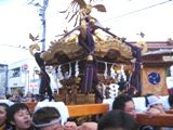 見事な唐破風の神輿。07.07.29.
