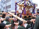 しゃがみ込む。07.07.29.
