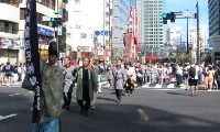 大門交差点を横切る祭礼行列。07.09.16.