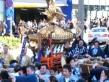 小太鼓を神輿に取りつけた大崎居木神社神輿。07.02.11