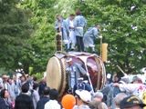 熊野神社の大太鼓。昭和57年製作で大国魂神社に劣らぬ先祓太鼓です。06.11.05.