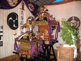 新宿壱丁目の子供神輿が2基。06.05.28.