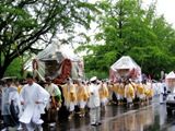 御幸通りを日本橋日枝神社へ巡行。