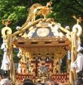 還御する大鳥居前の神輿。06.05.06.