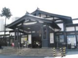 高尾駅舎。05.03.25.