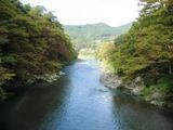 青梅沢井村の多摩川渓谷。05.10.13.