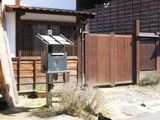 木曽妻籠宿に佇む現役の黒箱型ポスト。06.03.24.