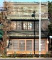 八幡宮参拝者の休息所だった?06.01.12.