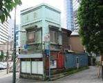三徳部品の路地側。05.10.14.