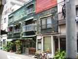 築地6丁目の3階建て長屋。05.07.07.