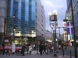 説明板には出会いの鐘2000。07.04.06.