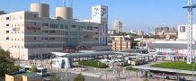 駅前ロータリーからは羽田・成田空港直結バスも発着する。07.11.08.