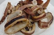 金網で焼くのがいいのだが輪切りいか。'10.05.29.
