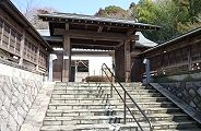 資料館の屋敷門。'10.03.05.