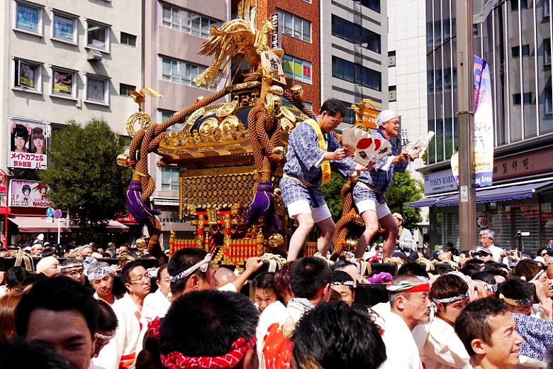 江戸神社奉賛会(旧神田市場神輿)。'15.05.10.