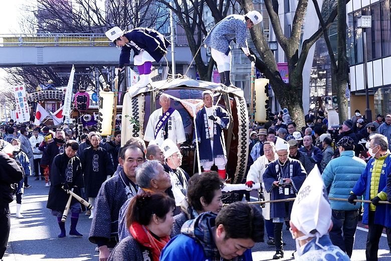 御太鼓の警固斑と息の合った二本の撥さばきは見事,'16.02.11.