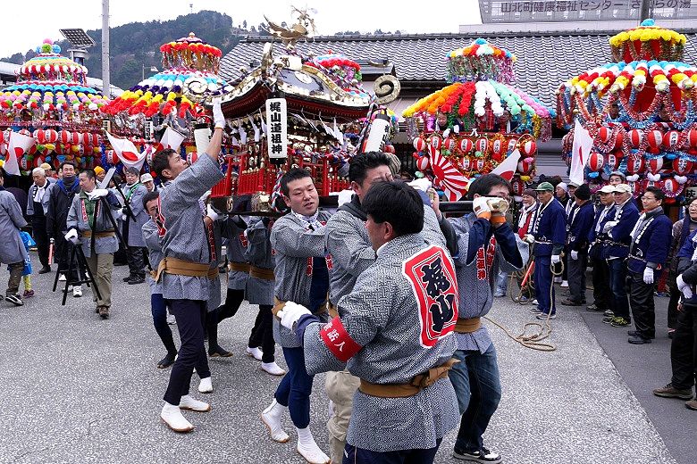 梶山神輿の激しい神輿揉み '16.01.17.