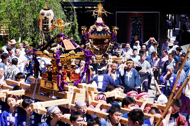 石明神社と殿の上田天神社'16.04.29.
